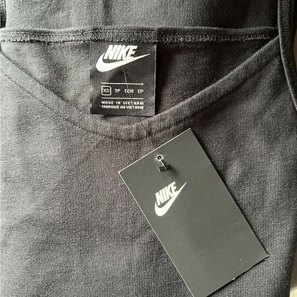 NIKE size XS-SM black scoop neck dress sleeveless ,side slits NWT - Picture 7 of 8